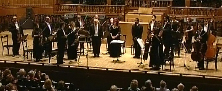 Eszter Sümegi, Derek Lee and Failoni Chamber Orchestra